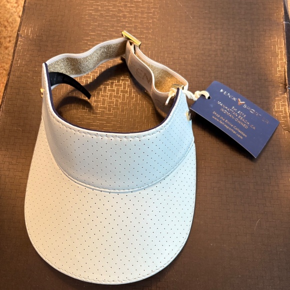 Fenix Sportier The Leather Visor White Gold - Picture 6 of 6